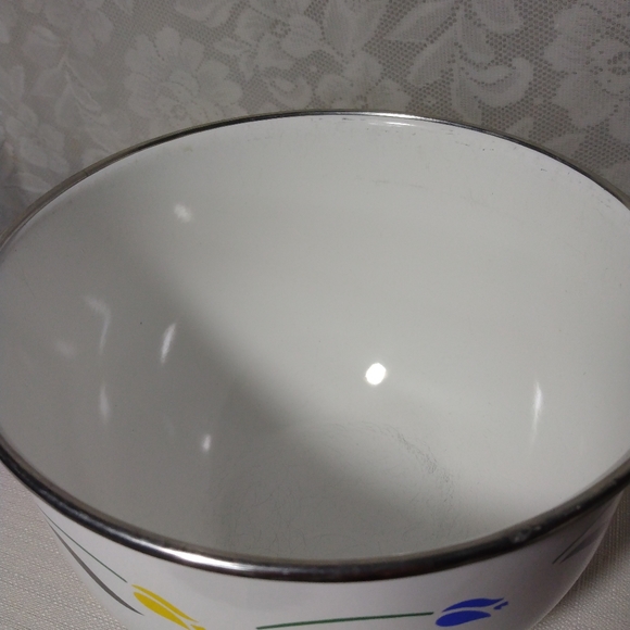 Vintage Kobe Enamelware - Enameled Steel Large Nesting Bowl White & Tulips - Picture 7 of 11